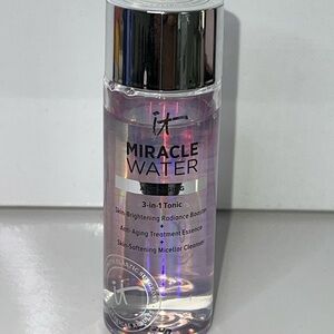 It Cosmetics Miracle Water